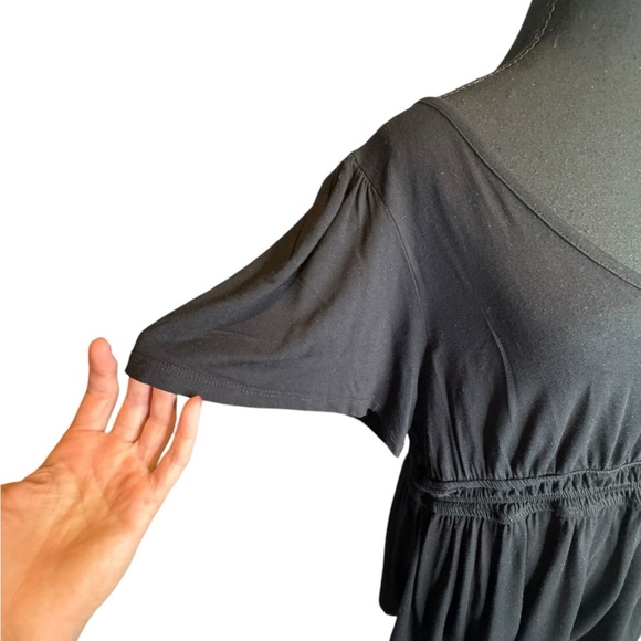 Torrid Women's Stretch Knit V-Neck Elastic Waist Detail Top Size 1X Black B05 - Picture 3 of 9